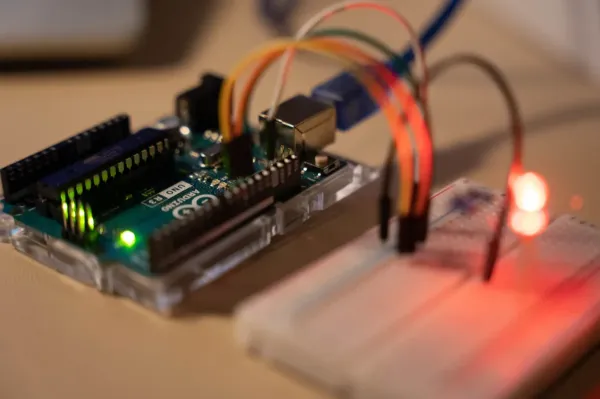 IoT vs Analog Circuit: Complete Comparison Guide (2026)